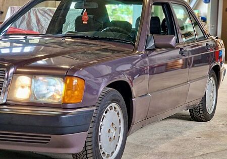 Mercedes-Benz 190 190E 2.0 W201 Babybenz Top Zustand wenig km 2.Hd