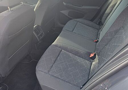 VW Golf Volkswagen 1.5 eTSI OPF 96kW DSG Life Variant Life