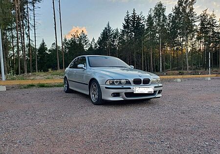 BMW M5 E39, Baujahr 04/2000: Motorrevision, Lagersch