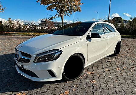 Mercedes-Benz A 180 Style Facelift LED/SHZ//Navi/AMG-FW/Winter