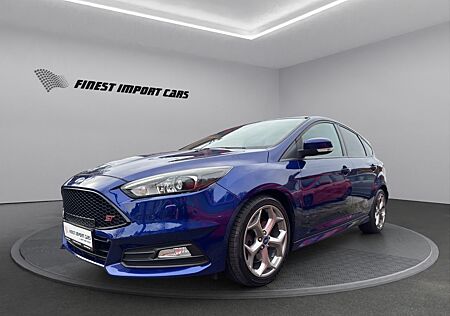 Ford Focus ST Recaro Klima LED Leder PDC Xenon TUV