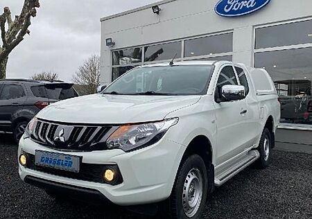 Mitsubishi L200 Basis Club Cab 4WD