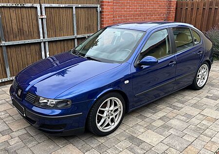 Seat Leon 1,6 16V - TÜV 03/26 - tiefergelegt