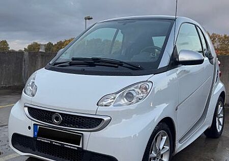 Smart ForTwo coupé mhd Automatik/Navi/Blueth./Panorama