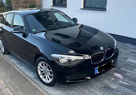 BMW 116d EfficientDynamics Edit. Sport Line Spor...