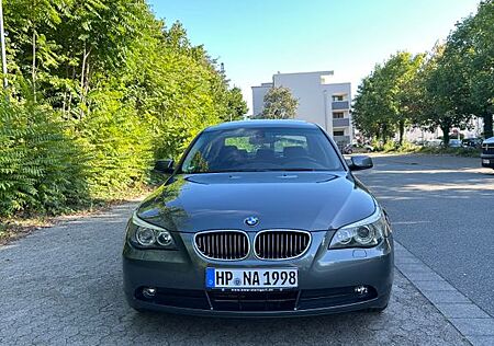 BMW 523i A - Scheckheft Gepflegt im sehr gutem Zust