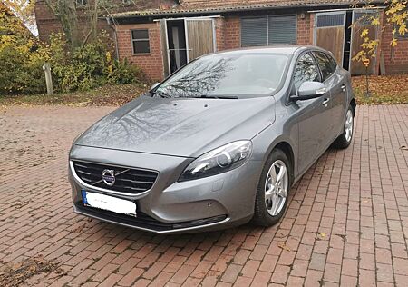 Volvo V40 D3 Geartronic LINJE YOU! LINJE YOU!