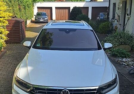 VW Passat Variant Volkswagen 2.0 TDI SCR DSG Highline Vari...
