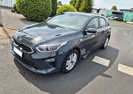 Kia Cee'd Ceed Edition 7 tolle gepflege 1,4l mit 100ps