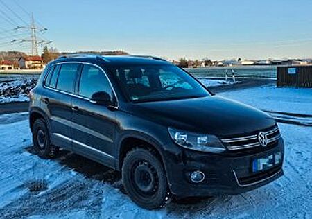 VW Tiguan Volkswagen 2.0 TDI DSG 4MOTION Sport & Style Spo...