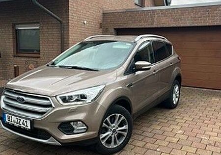 Ford Kuga 2,0 TDCi 4x4 AHK