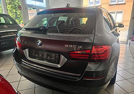 BMW 530 Baureihe 5 Touring d xDrive AHK Pano Led