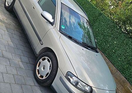 Volvo V70 2.4 -