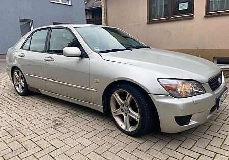 Lexus IS 200