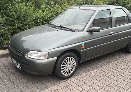 Ford Escort 1.6 Ghia Ghia