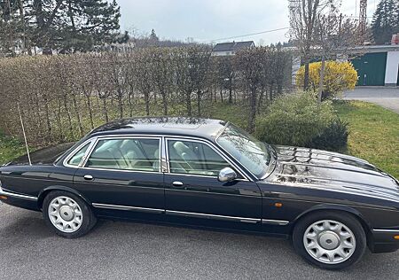 Jaguar Daimler Super V8 Super V8