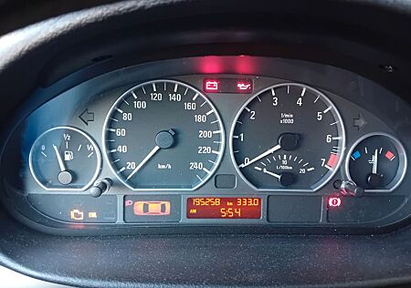 BMW 318i Edition Exclusive Edition Exclusive