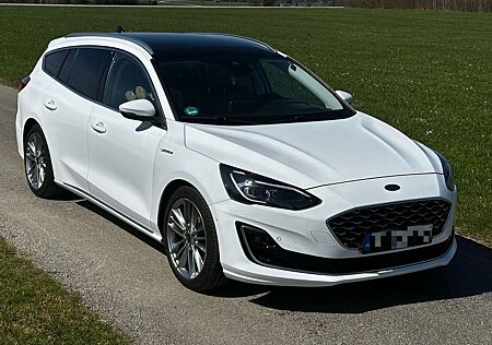 Ford Focus Vignale Turnier AHK PANO STANDHEIZ B&O LED