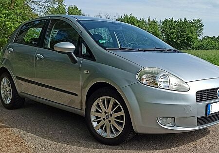 Fiat Grande Punto 1.4 16V Distinctive Klima TÜV 9/26