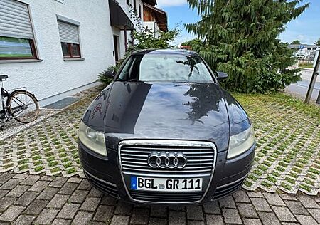 Audi A6 2.4 -