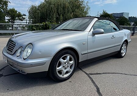 Mercedes-Benz CLK 320 gebraucht kaufen Mercedes-Benz CLK 320 ELEGANCE Elegance