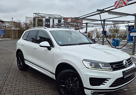 VW Touareg Volkswagen 3.0 V6 TDI SCR Tiptronic Executive E...