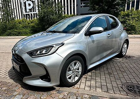 Toyota Yaris 1.5-l-VVT-i Hybrid CVT Active Plus