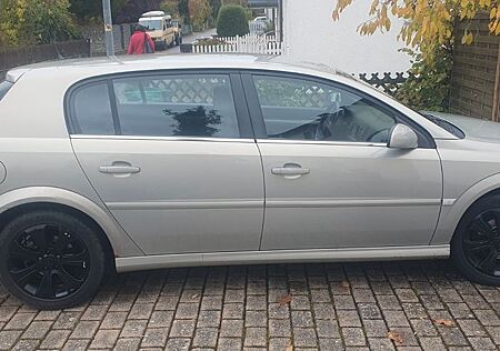 Opel Signum Edition Plus 1.9 CDTI 88kW Edition Plus