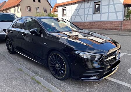 Mercedes-Benz A 200 Edition 1 One Amg Line Night Paket