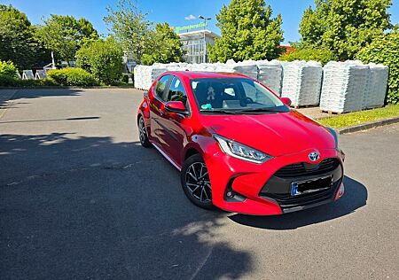 Toyota Yaris 1.5-l-VVT-i Hybrid 116 CVT Team Deutsc...