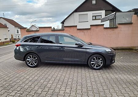 Hyundai i30 1.5 T-GDI Hybrid Trend DCT LED- und Navi...