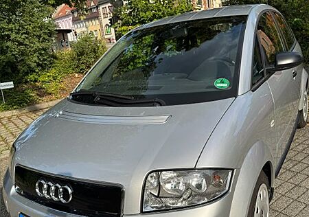Audi A2 1.4 - Baujahr 2001 wenig Kilometer