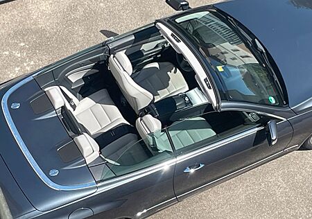 Mercedes-Benz E 300 Cabriolet BlueEFF. ELEGANCE ELEGANCE