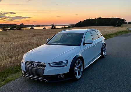 Audi A4 Allroad 3.0 TDI S tronic quattro -