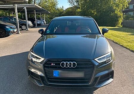 Audi S3 300 PS | S tronic | Leder | Daytonagrau
