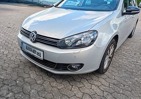 VW Golf Volkswagen 1.2 TSI Standheizung/AHK/Allwetter/2. Hand