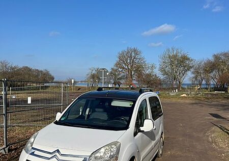 Citroën Berlingo Minicamper mit cleverem Ausbau und Dach