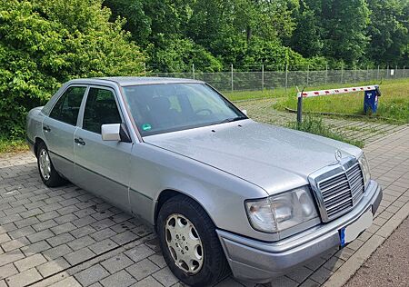 Mercedes-Benz E 220 *Automatik*Alu*Metallic*SSD*