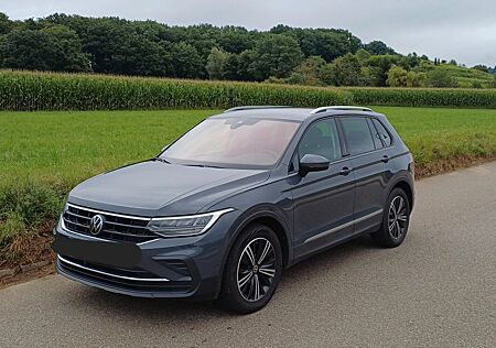 VW Tiguan Volkswagen 2.0 TDI SCR DSG ACTIVE ACTIVE