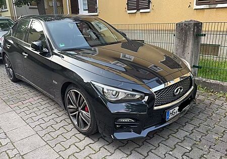 Infiniti Q50 Q50S Red Sport 405PS 3.0L Twin-Turbo