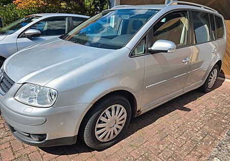 VW Touran Volkswagen 2.0 TDI Klimatr 7Sitze Tempo Sihzg Anhkpl