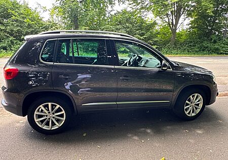 VW Tiguan Volkswagen 2.0 TSI DSG 4MOTION LOUNGE Track & St...