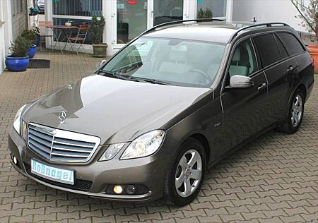 Mercedes-Benz E 200 T-Kombi CGI Navi Sitzheizung Parkführung