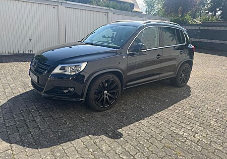 VW Tiguan Volkswagen 2.0 TDI Sport & Style R-line