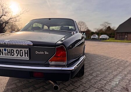 Jaguar XJ12 Daimler Double Six