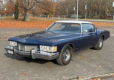 Buick Riviera -- boat-tail -- 1973