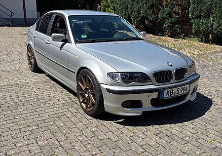 BMW 320i -