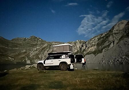 Land Rover Defender 3.0 D200 MHEV 110 -
