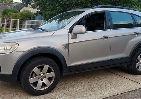 Chevrolet Captiva LS Family 7-Sitzer XENON Tüv PDC LED TOP