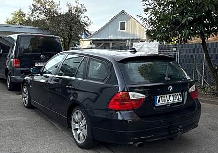 BMW 320i touring -